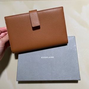 Everlane Traveler Wallet